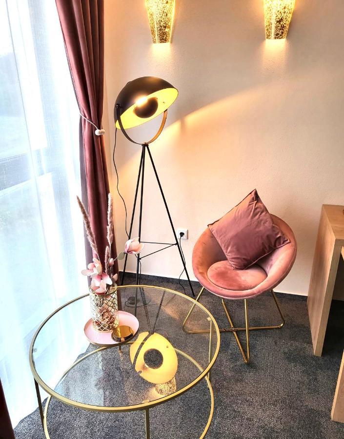 Likedaheim Apartments Rosbach vor der Höhe 외부 사진